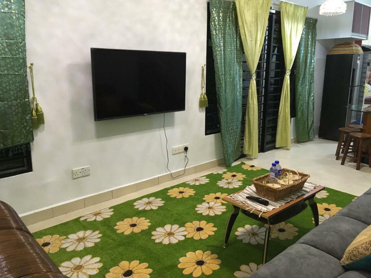 Villa Permata Impian Bangi Exterior foto